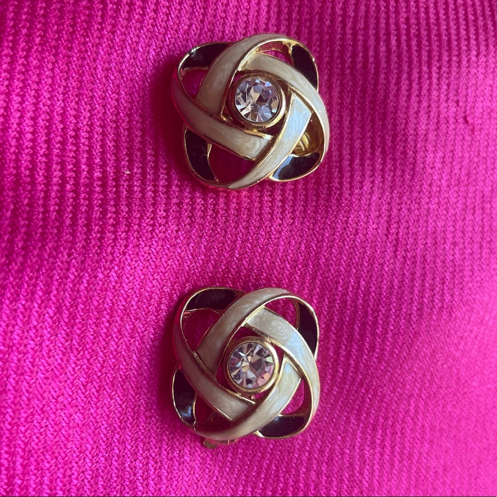 Vintage clip earrings TRIFARI in black enamel